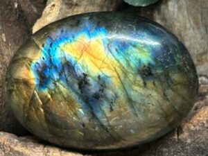 Pierre de Soin – Labradorite (Madagascar)
