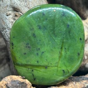 Pierre de Soin – Jade Néphrite – Nouvelle-Zélande