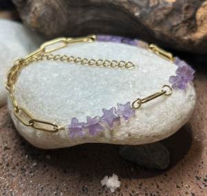 Bracelet Étoiles en Améthyste – Acier Inoxydable – Réglable – Image 3